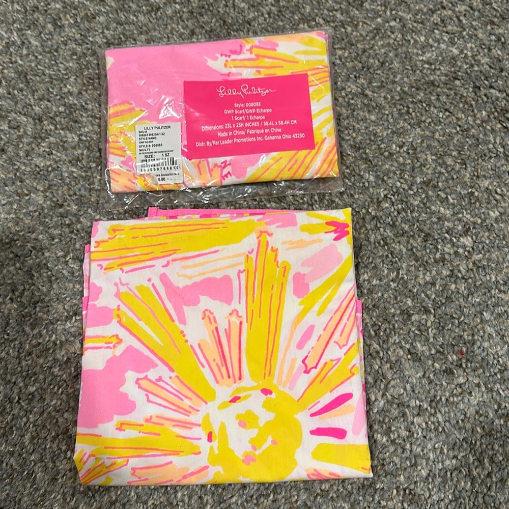 GWP Lilly Pulitzer Be the Sunshine Scarf